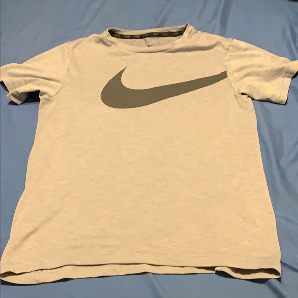 Lot of 3 boys t shirts. L